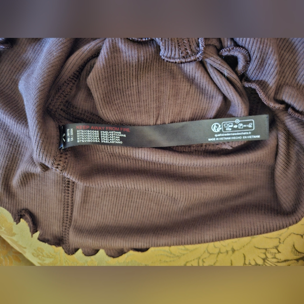 NWOT Out From Under Brown Tank Top with White Lace Trim - Picture 10 of 10
